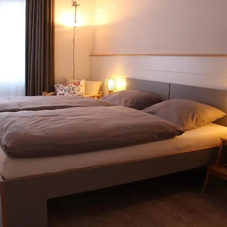 Fruehstueckshotel Fuerstenwerth 호텔